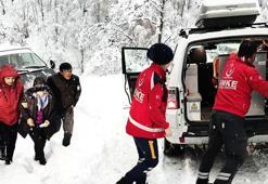Rahatsızlanan kadını, UMKE hastaneye yetiştirdi