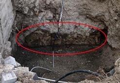 Definecilerin kaçak kazısında ortaya çıkan 'figürlü kaya' meraklandırdı