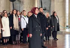 Bakan Göktaş, Türk kadınının seçme ve seçilme hakkı kazanmasının yıl dönümünde Anıtkabir'i ziyaret etti