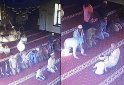 Down sendromlu Emirhan, namaz kıldıran imamın yanına oturup ona eşlik etti