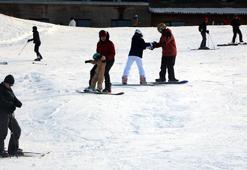 Kartalkaya'da kayak sezonu açıldı; kar kalınlığı 1 metre