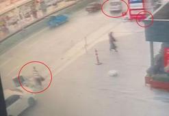 Hafif ticari aracın çarptığı demir duba yerinden fırlayıp polis memurunun başına isabet etti; o anlar kamerada