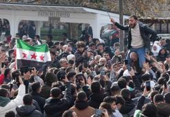Suriyelilerden Fatih Camii'nde kutlama