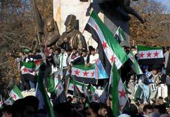 Suriyelilerden Fatih Camii'nden Saraçhane parkına yürüyüş