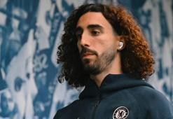 Chelseali Cucurella kramponlarını çöpe atıp, taraftarlardan özür diledi