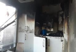 Kombiden çıkan yangında 3 kişi dumandan etkilendi