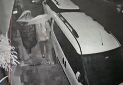 Esenler'de park halindeki araçlara zarar veren şüpheli güvenlik kamerasında