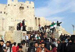 Suriyelierin kutlamaları, Halep Kalesi çevresi ve kent meydanında yoğunlaştı