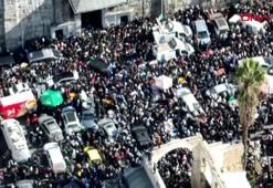 Esad sonrası Şam’ın simgesi Emevi Camisi'nde ilk cuma namazına yoğun ilgi