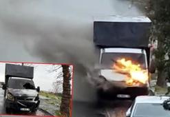 Avcılar’da park halindeki kamyonette yangın