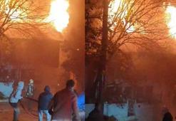 2 katlı ahşap ev alev alev yandı