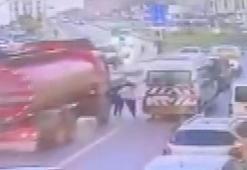 Gaziosmanpaşa’da su tankerinin 15 yaşındaki Asel'e çarptığı anlar güvenlik kamerasında