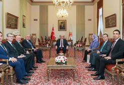 TBMM Başkanı Kurtulmuş, Kamu Başdenetçiliği'ne seçilen Akarca'yı kabul etti