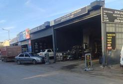 Husumetli olduğu baba ile oğlunu tabancayla vurdu