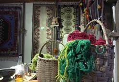 Aronyadan elde edilen renklerle halı üretimi