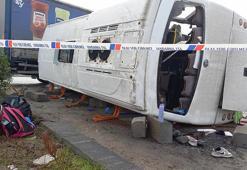 Balıkesir'de öğrenci servisi ile TIR çarpıştı; 3'ü ağır, 28 yaralı