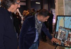 Çocukluğundan izler taşıyan köy evlerinin tablolarını yaptı