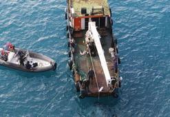 Falezlerden 2 gün önce düşen otomobil denizden çıkarıldı