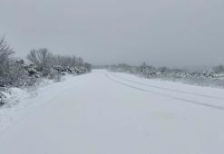 Çanakkale'nin yüksek kesimlerinde kar yağışı