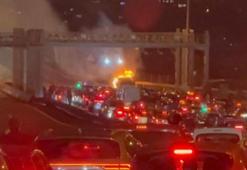15 Temmuz Şehitler Köprüsü'nde otomobil yangını trafiğe neden oldu