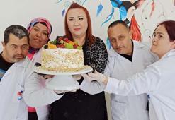 Down sendromlular yeni yıl pastası hazırladı