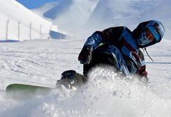 Yılın son gününü Palandöken’de kayarak geçirdiler