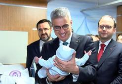 Sağlık Bakanı Memişoğlu, yeni yılın ilk bebeğini ziyaret etti