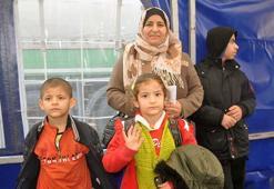Ülkesine dönen 4 çocuk annesi: Çok şükür Suriye artık özgür