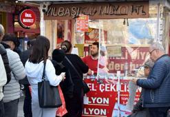 Antalya'daki bayilerde 'amorti' kuyruğu