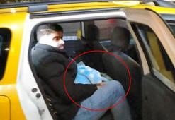 Takside doğum yaptı