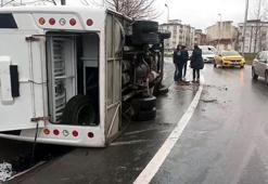 Esenyurt'ta şoförün hakimiyetini kaybettiği midibüs devrildi