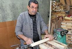Ahşap tabure ustası, 57 yıldır mesleğini sürdürüyor