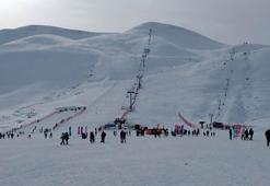 Hesarek Kayak Merkezi'nde sezon açıldı
