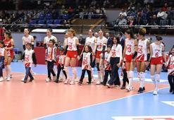 Aras Kargo Spor Kulübü, soğan torbasından file yaparak voleybol oynayan çocukları ağırladı