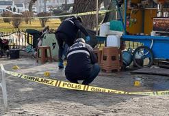 Seyyar çaycı ve müşterisi, silahlı saldırıda yaralandı