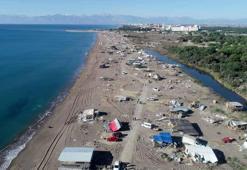 4 yıl sonra yıkılan çardak kentten geriye sahildeki çöpleri kaldı