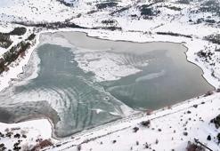 Erzincan'da buz tutan şelale, göl ve göletler dronla görüntülendi