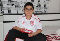 DMD hastası Doruk Efe’nin Samsunspor aşkı engel tanımıyor