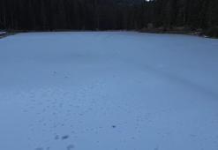 Sarıçiçek Göleti buz tuttu