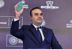 Bakan Kacır: Kart görmek istiyorsan bu Türkiye'nin 5'inci nesil Milli Muharip uçağımız Kaan'ın bilgisayar kartı