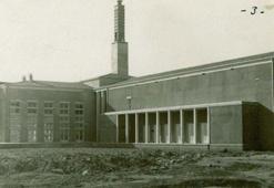 Cumhuriyet döneminin eserlerinden olan Halkevi binası, gençlik merkezi olarak yeniden faaliyette