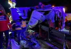 Malatya'da TIR devrildi; 2 ölü, 1 yaralı