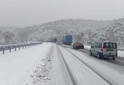 Çanakkale'nin yüksek kesimlerine kar yağdı