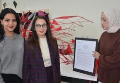 Peyzaj mimarlığı öğrencileri, kentler için tasarladıkları modüler bankları sergiledi