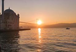 İstanbul Boğazı’nda sis ekili oluyor