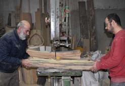 Ahşap fıçı ustası, mesleğini oğluna miras bırakacak