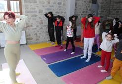 Sömestir tatilindeki çocuklar için 'Müzede yoga' etkinliği