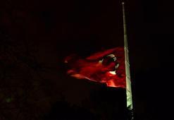 İstanbul'da milli yas nedeniyle bayraklar yarıya indirildi