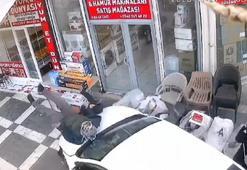 Baba ve oğlunun yaralandığı kaza kamerada