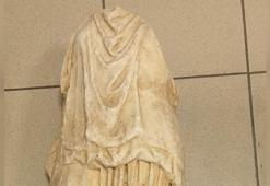 2 bin yıllık antik Yunan heykeli çöp poşetinde bulundu